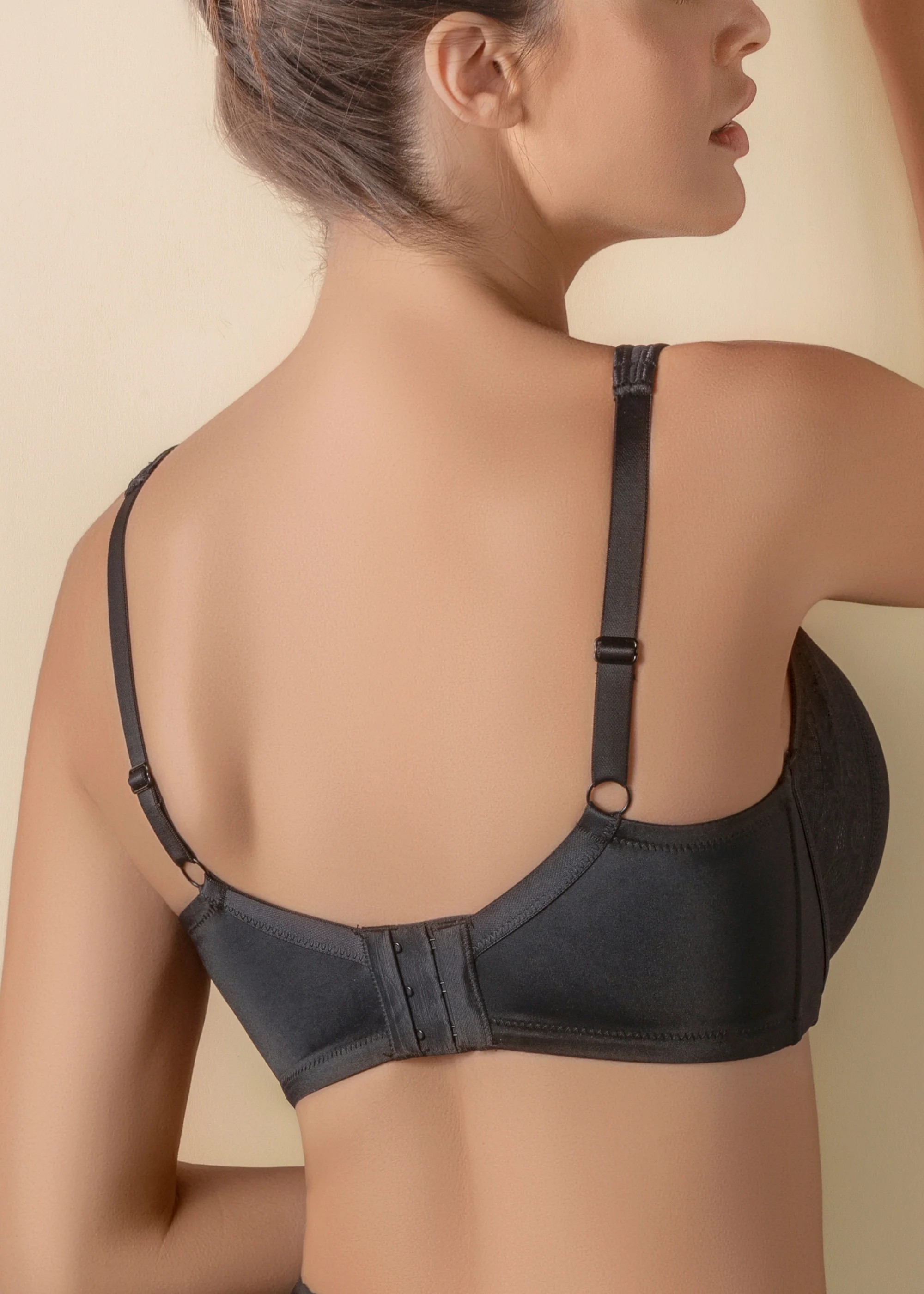 Reggiseno con ferretto, coppa spacer leggermente imbottita con decorazione in pizzo e spalline larghe comfort - Image 11