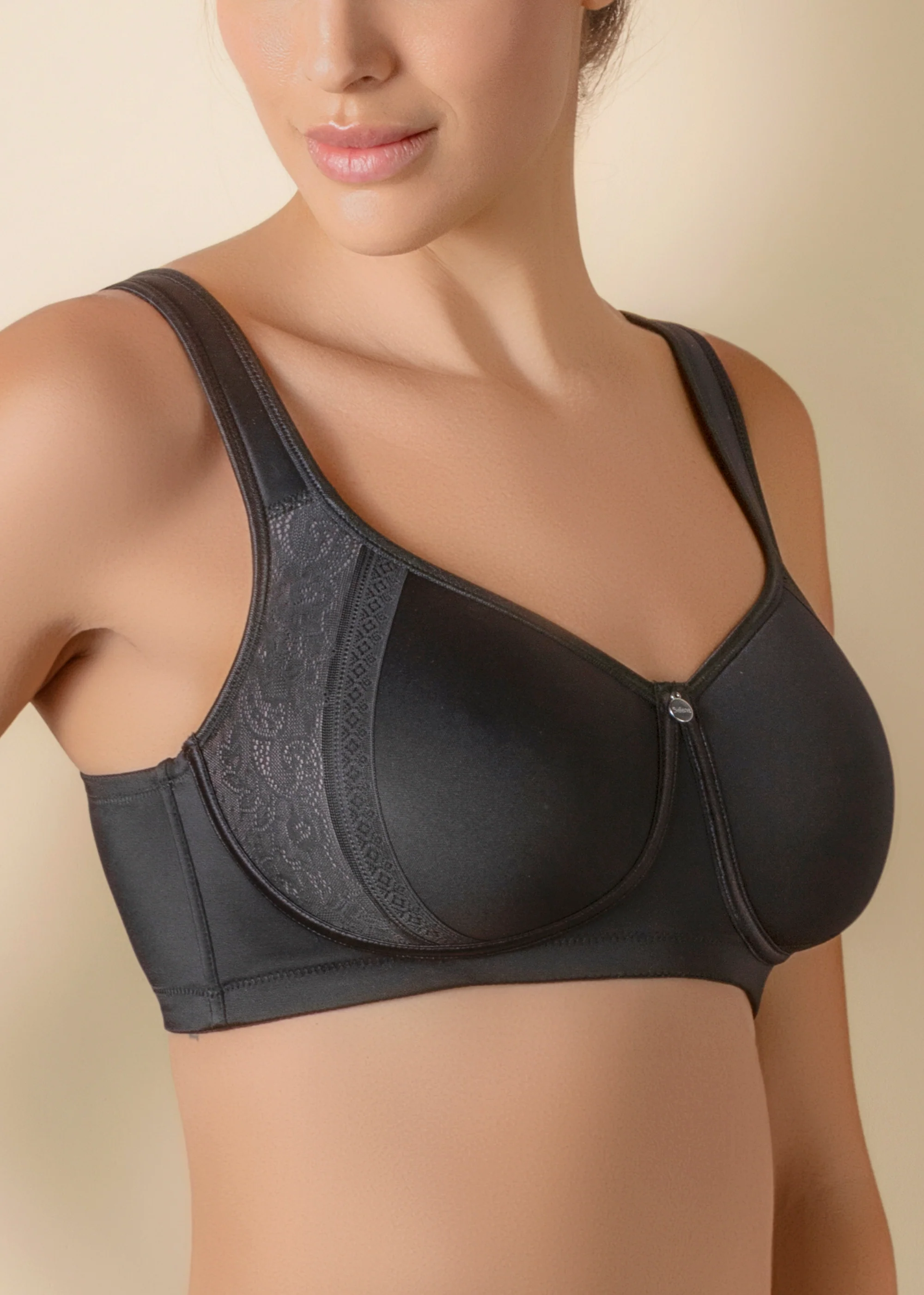 Reggiseno senza ferretto con coppa spacer, decorazione in pizzo e spalline larghe comfort - Image 12