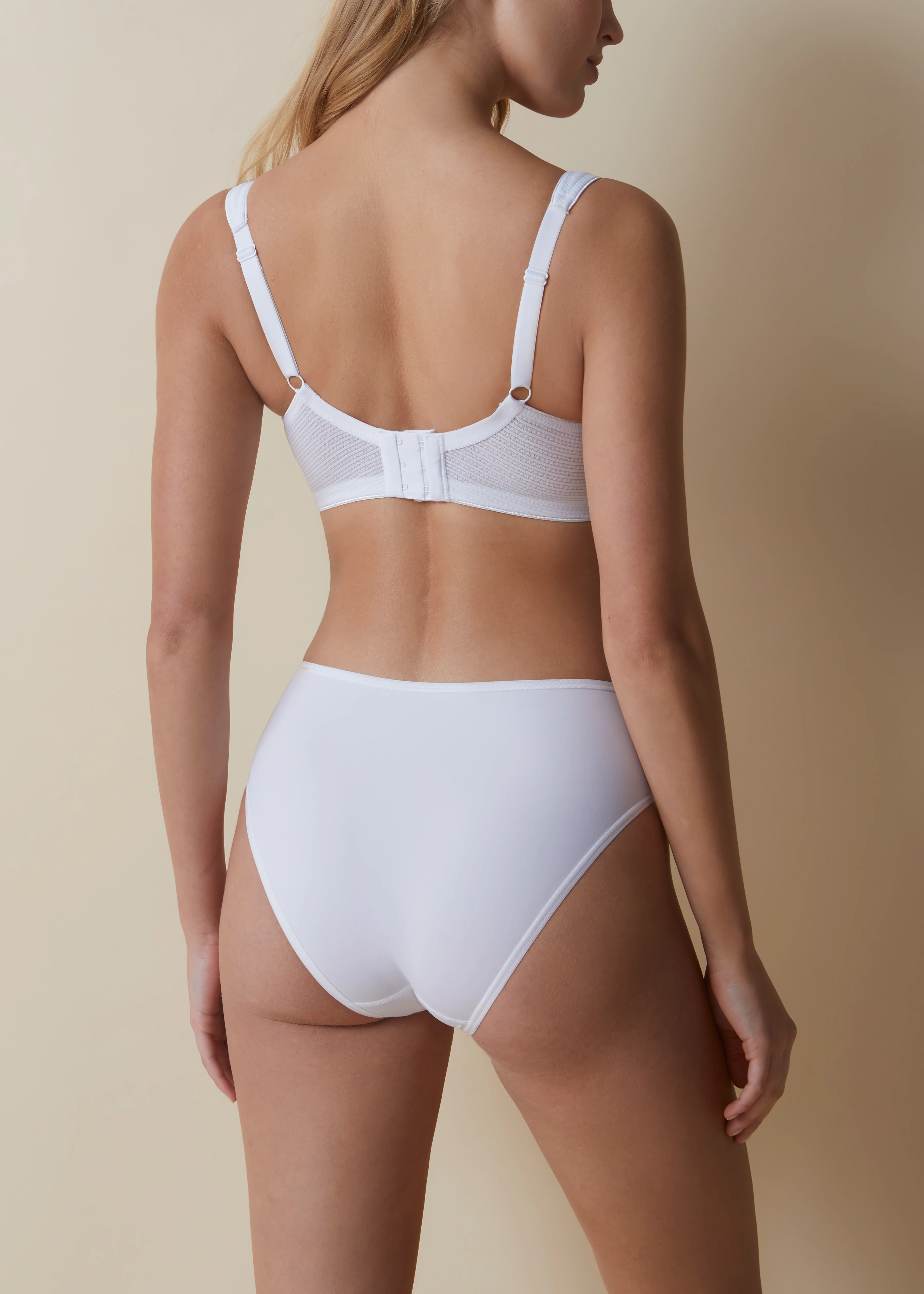 Reggiseno senza ferretto e senza imbottitura con coppe decorate in pizzo e spalline larghe comfort - Image 4