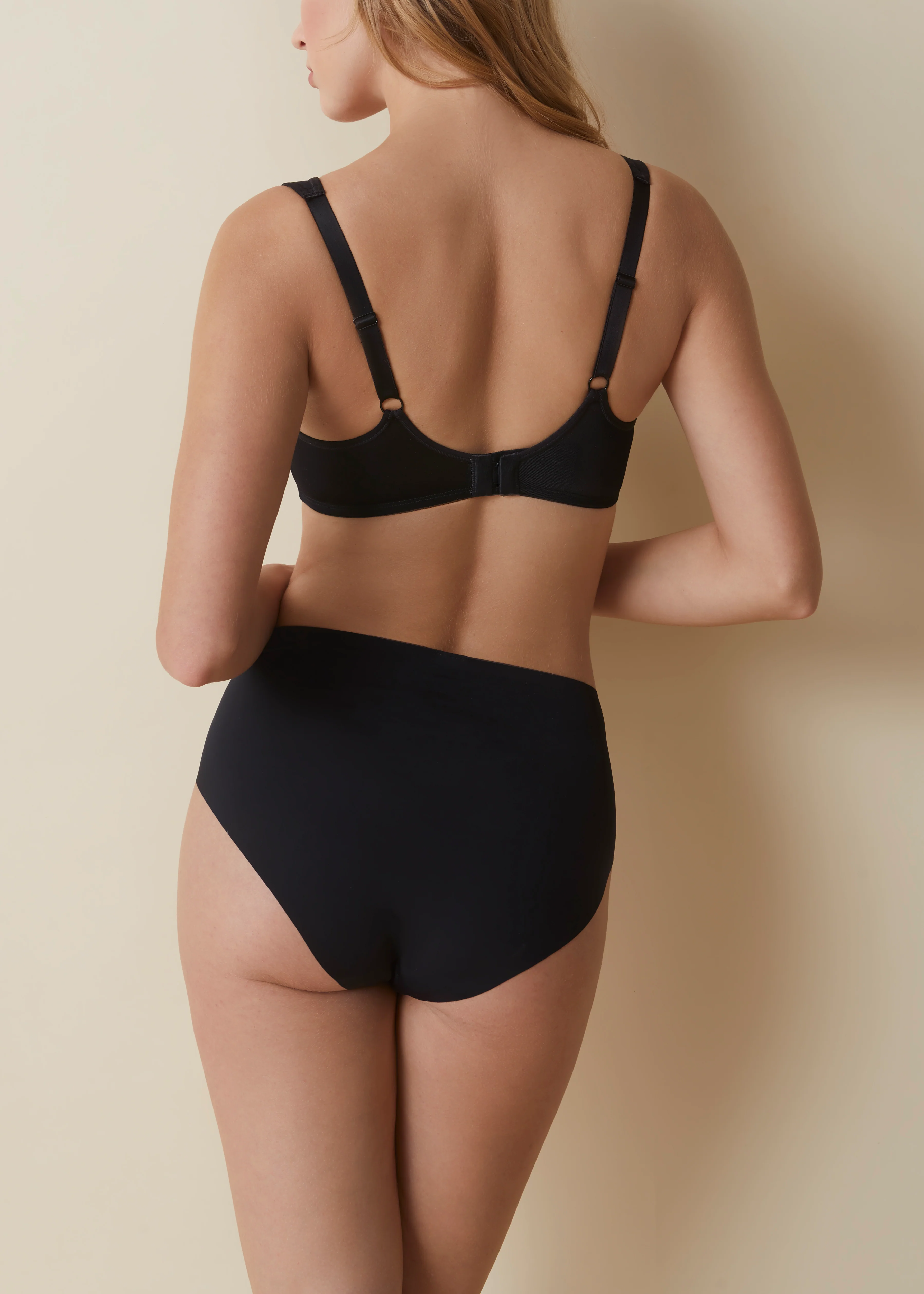 Reggiseno contenitivo senza ferretto e senza imbottitura con spalline larghe comfort e fascia anatomica - Image 12