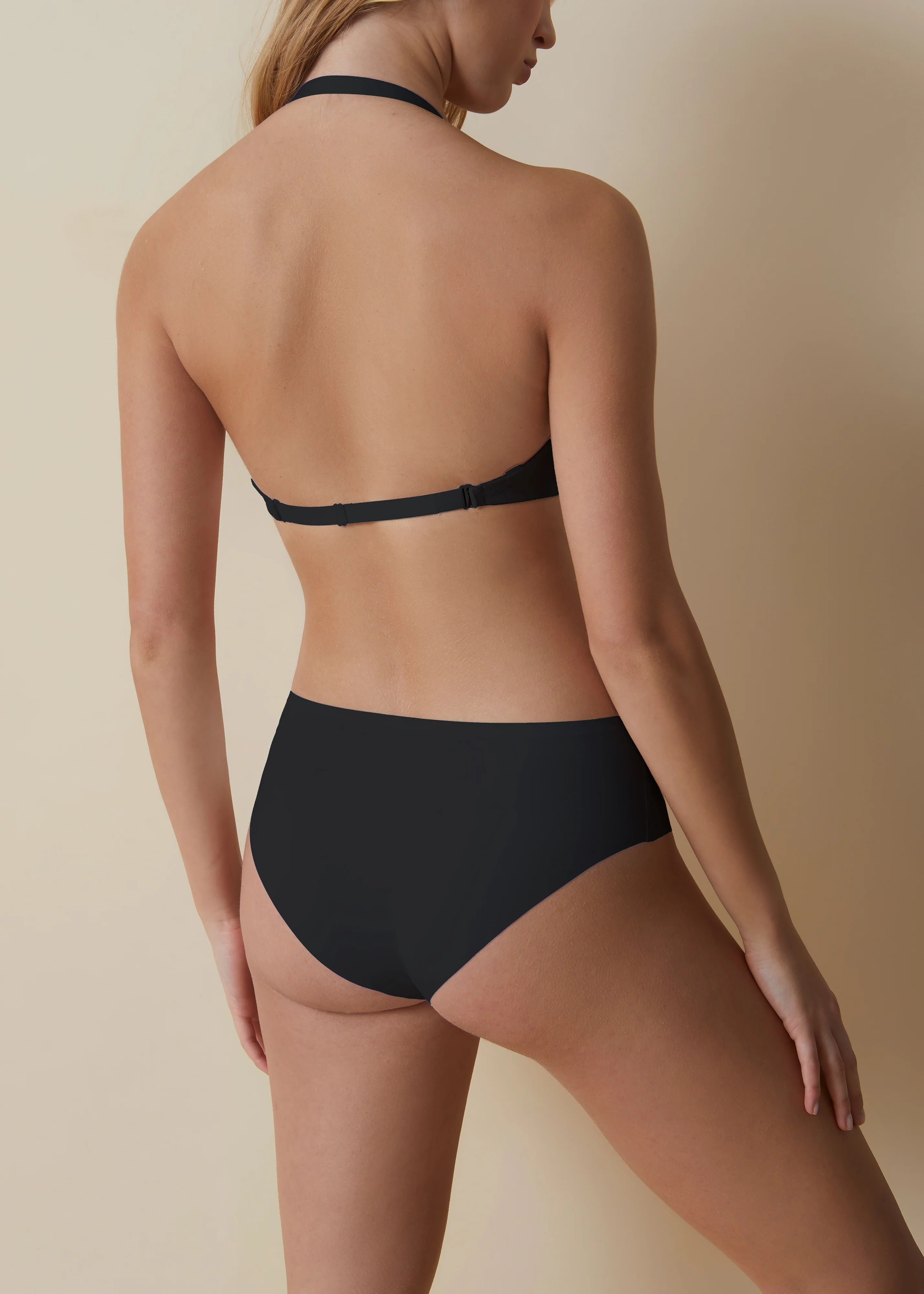Reggiseno con ferretto e coppe imbottite con spalline multi posizione - Image 8
